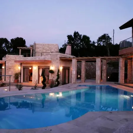 Thomais Resort: 2 Stone With A Private Swimming Pool